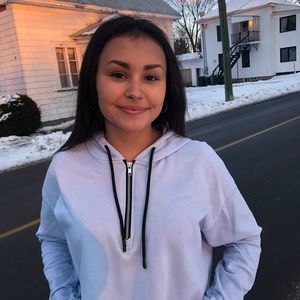 Meet your Posher, Gina